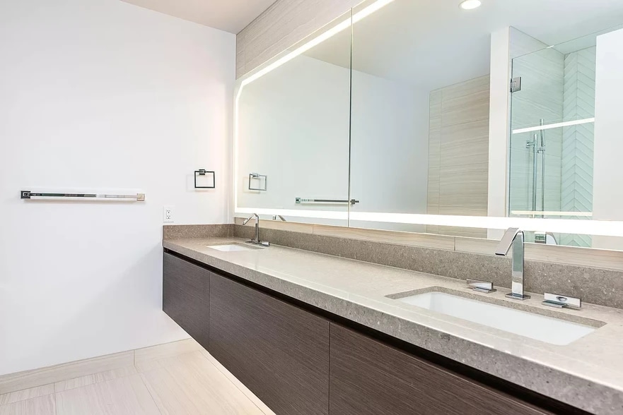 Building Photo - 188 Bellevue Way NE