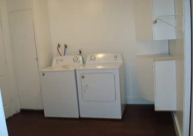 Building Photo - 4530 El Simpatico St