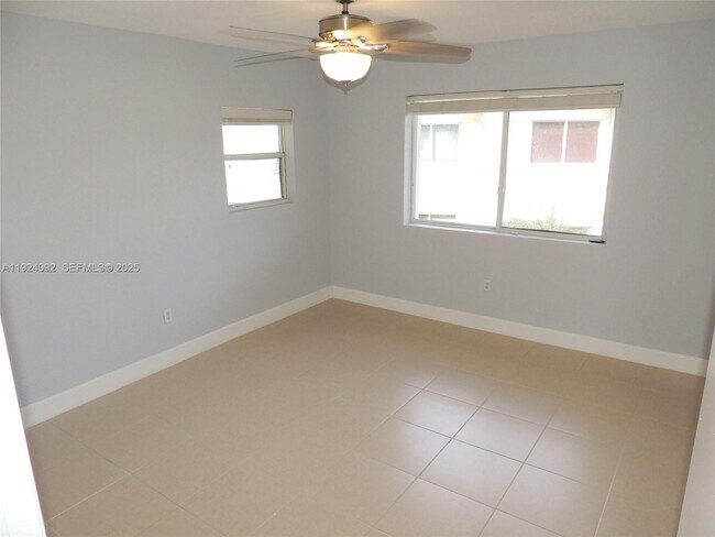 Building Photo - 1152 99th St