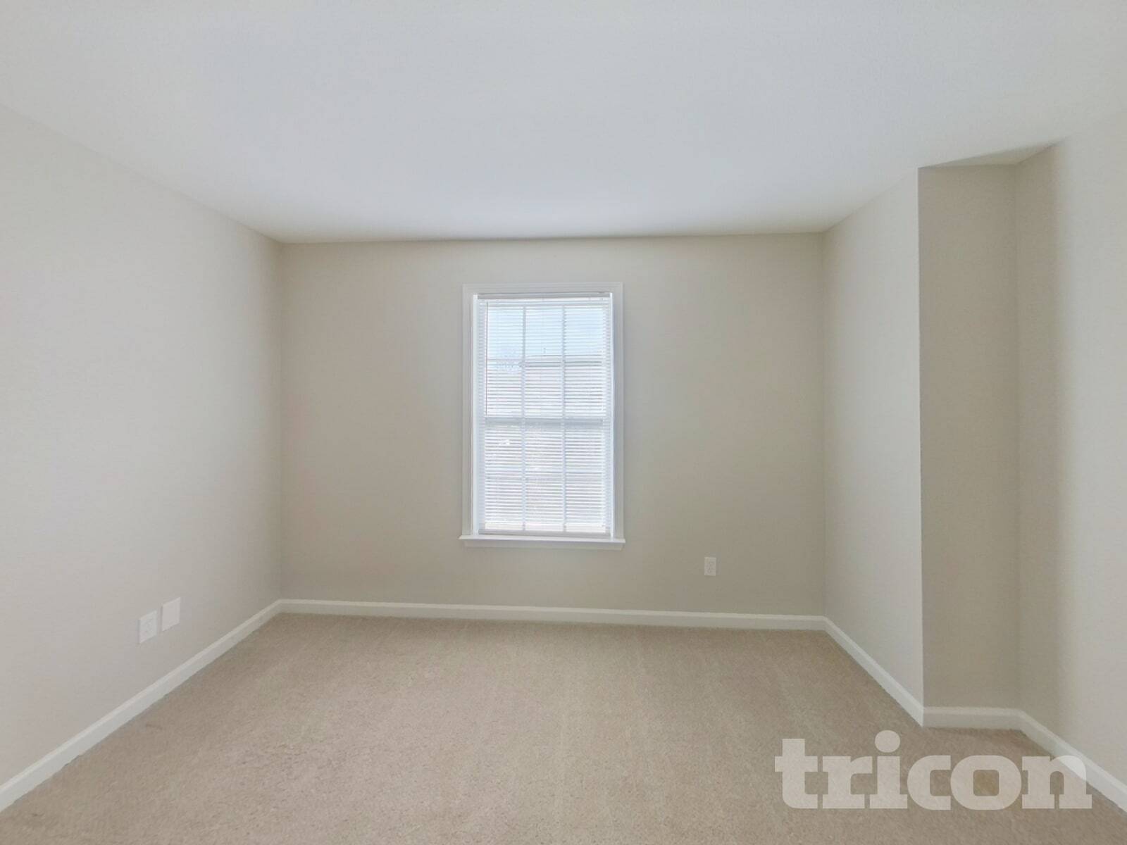 Building Photo - 806 Littleton Dr