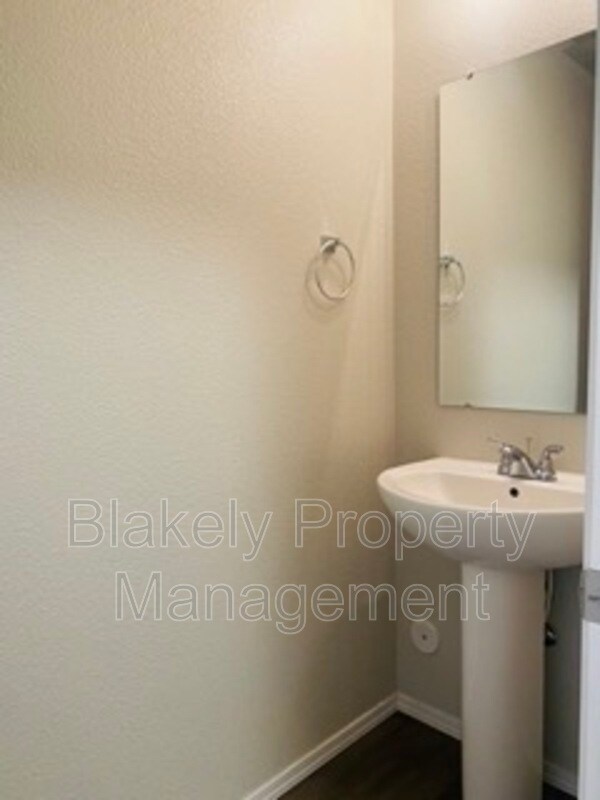 Building Photo - 13513 Palm Beach Dr