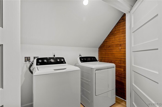 Building Photo - 681 Lafayette Ave