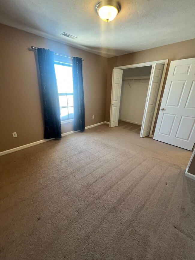 Building Photo - Beautiful 2 Bedroom 2.5 Bath Condo With Loft Space!