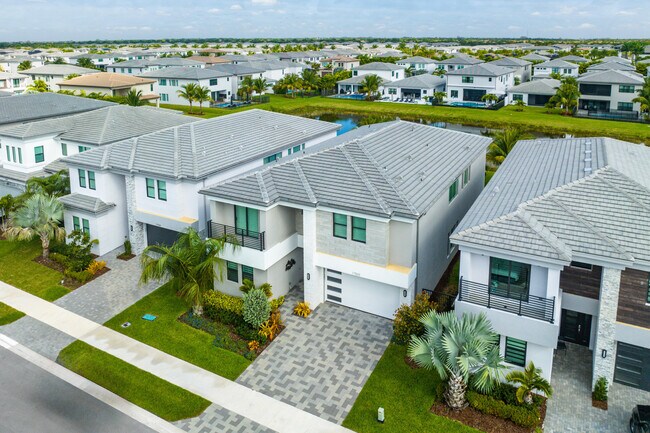 Building Photo - 17533 Sparkling River Rd