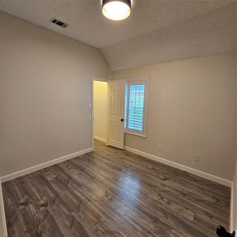 Building Photo - 2817 Oleander Dr