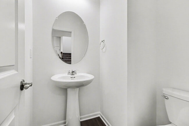 Building Photo - 832 Kuss Dr