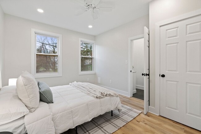 Building Photo - Cozy Completely Renovated Home Minutes fro...