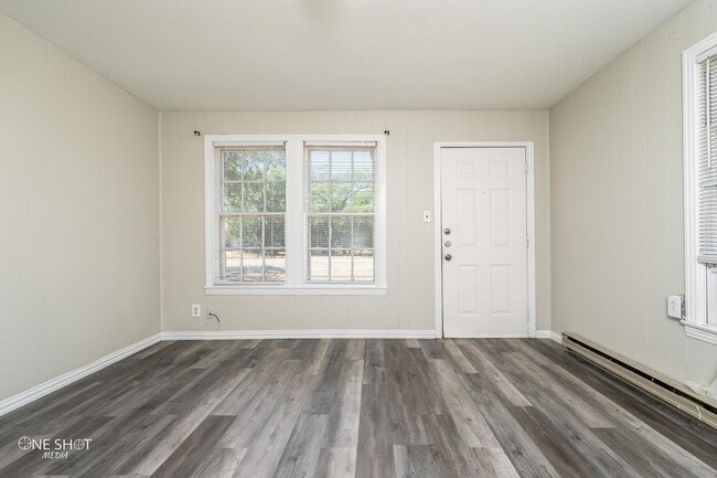 Building Photo - 1725 Ave D