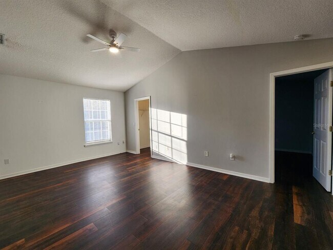 Building Photo - 1860 Ashland Trail