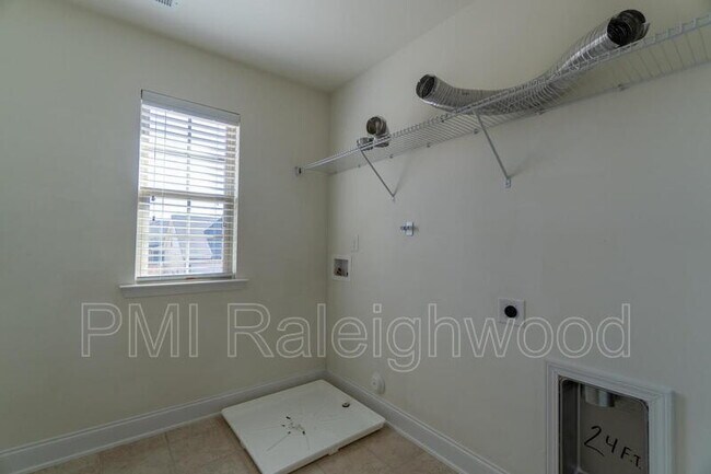 Building Photo - 508 Eagles Wy