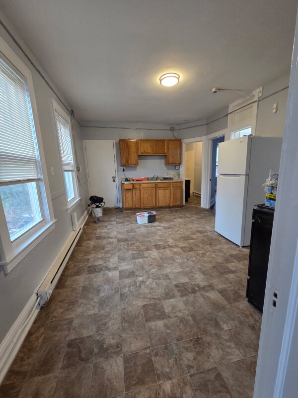 Building Photo - 54 Crown St