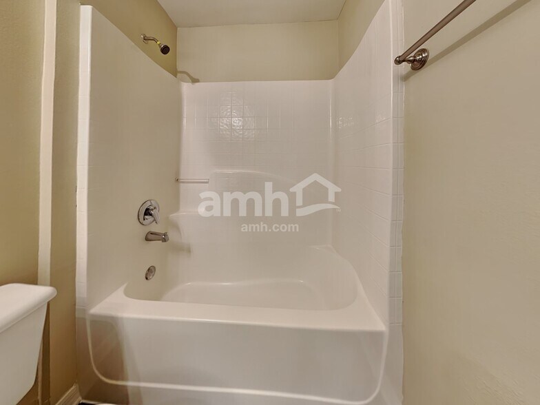 Building Photo - 1844 Saga Ct