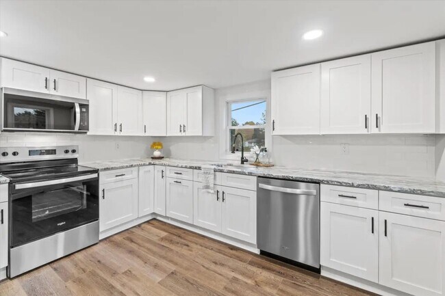 Building Photo - Goffstown Road