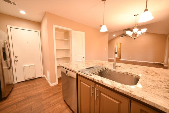 Building Photo - 217 Rachael Ln