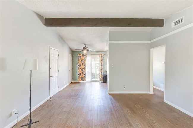 Building Photo - 1204 Woodfield Dr