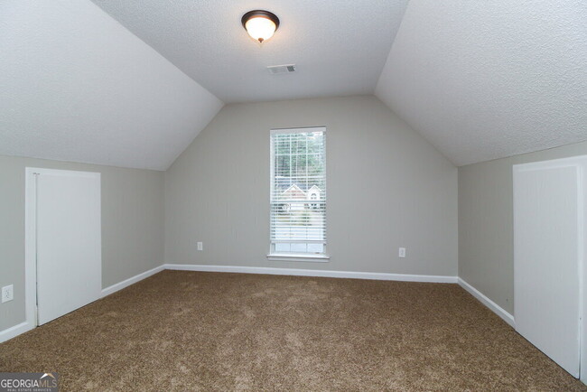 Building Photo - 105 Braelinn Creek Path