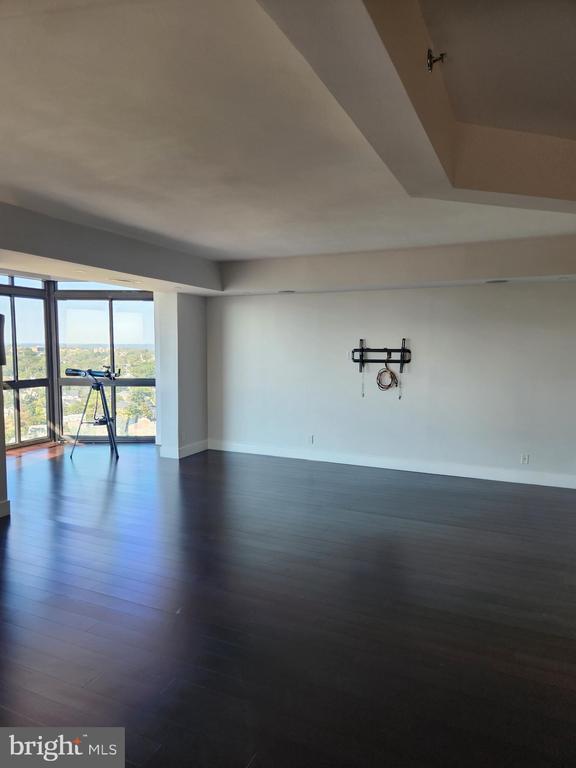 Building Photo - 900 N Stafford St