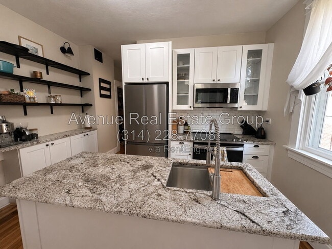 Building Photo - 6575 Scanlan Ave