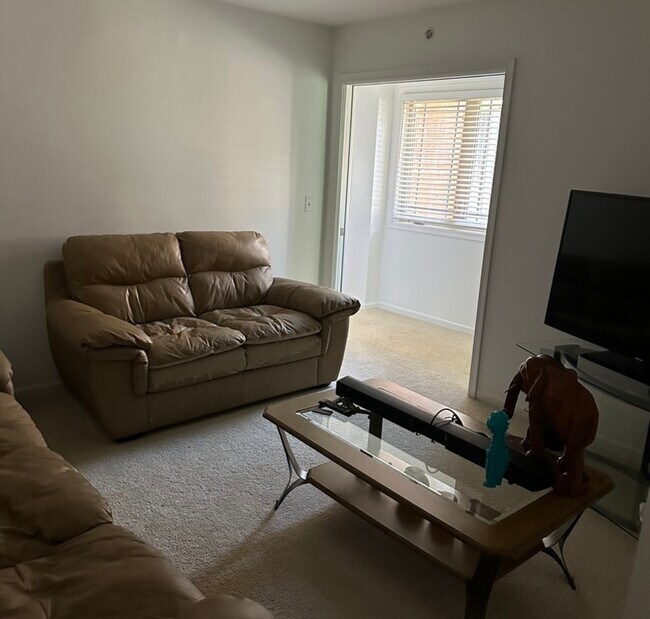 Building Photo - 152 Finstad Dr
