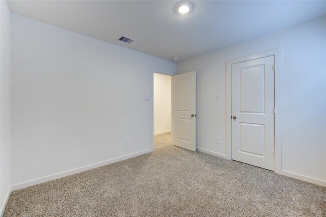 Building Photo - 28246 Meadowlark Sky Dr