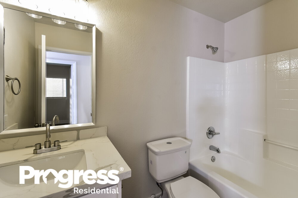 Building Photo - 785 Beach Park St