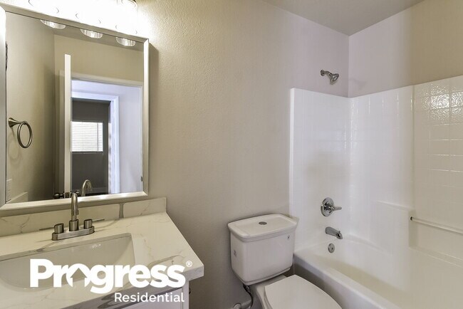 Building Photo - 785 Beach Park St