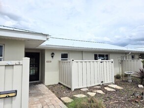 Building Photo - Islands Community Condo