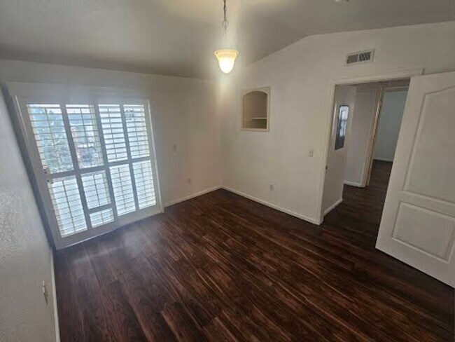 Building Photo - **Coming Soon** 2 Bed/2 Bath Top Floor Condo with Covered Garage Space and Additional Storage