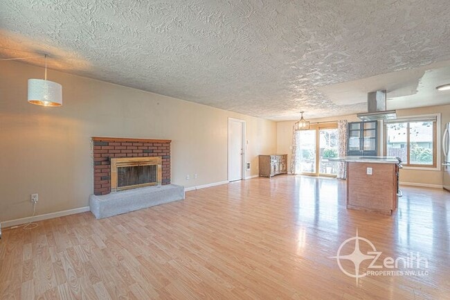 Building Photo - 4213 NE 139th Ave