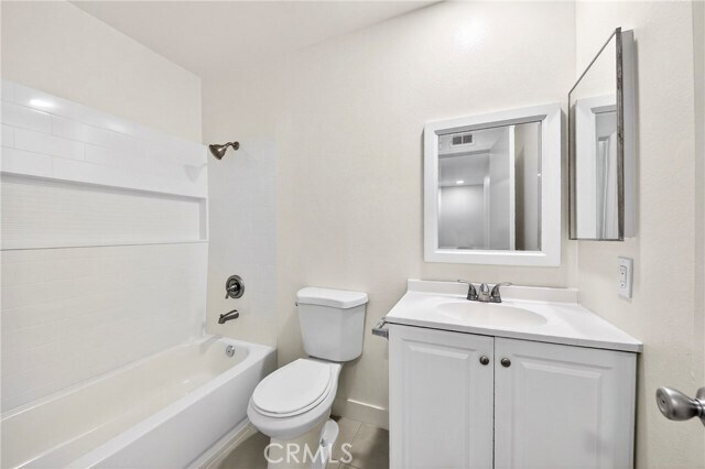 Building Photo - 160 Greentree Ln