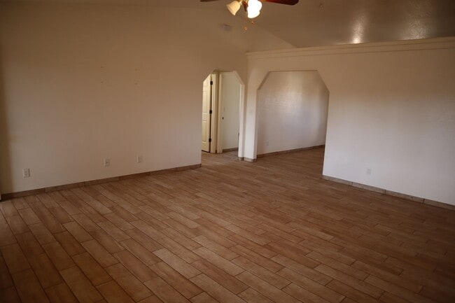 Building Photo - Hear The Songbirds Sing!