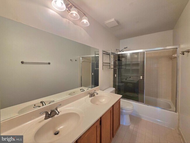 Building Photo - 5939 Heatherwood Ct