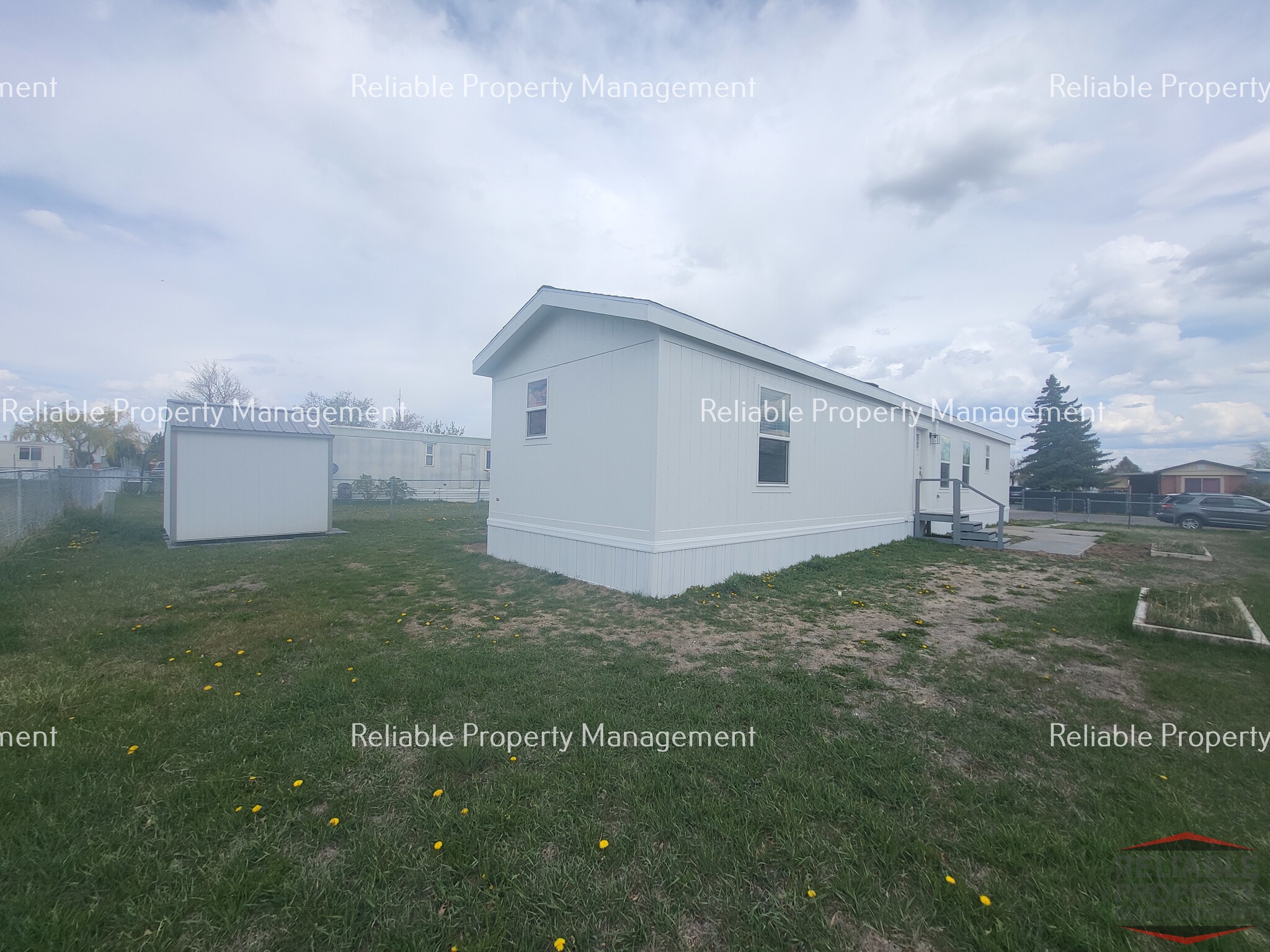 Building Photo - 850 Eden Dr