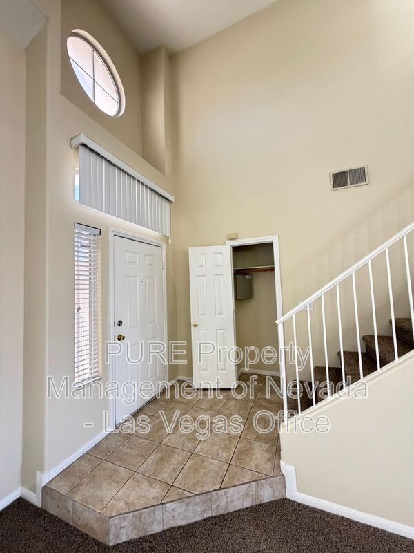 Building Photo - 266 Bluefield Ln