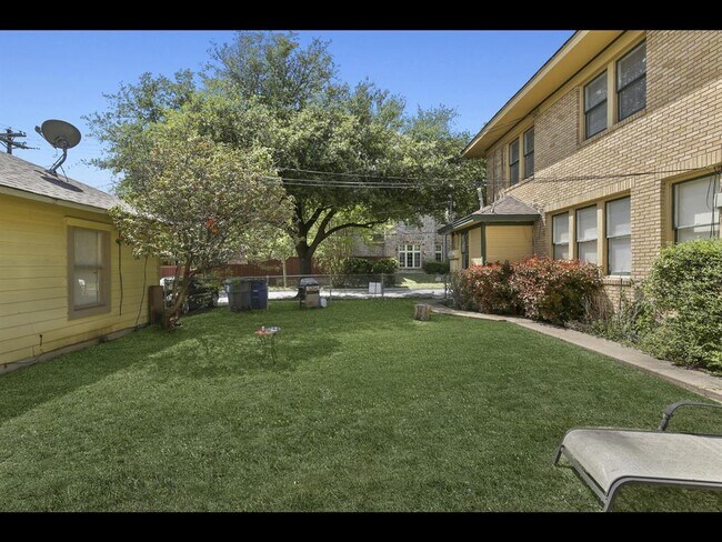 Building Photo - 6000 Velasco Ave
