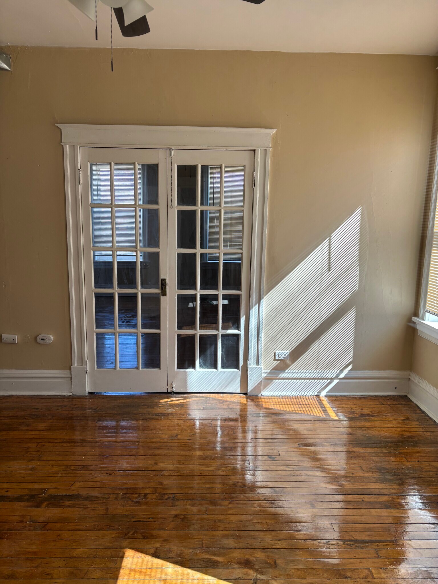 Building Photo - 3844 Lee Ave