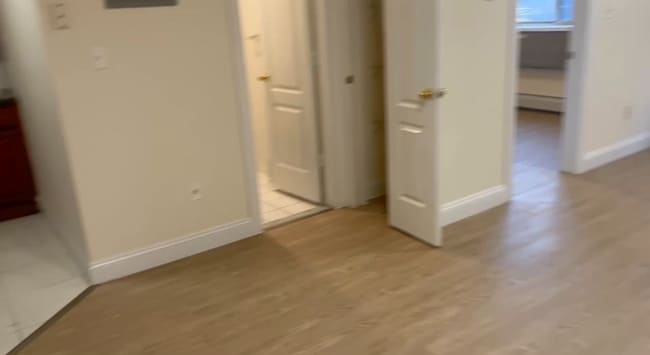 Building Photo - 141-35 Pershing Crescent