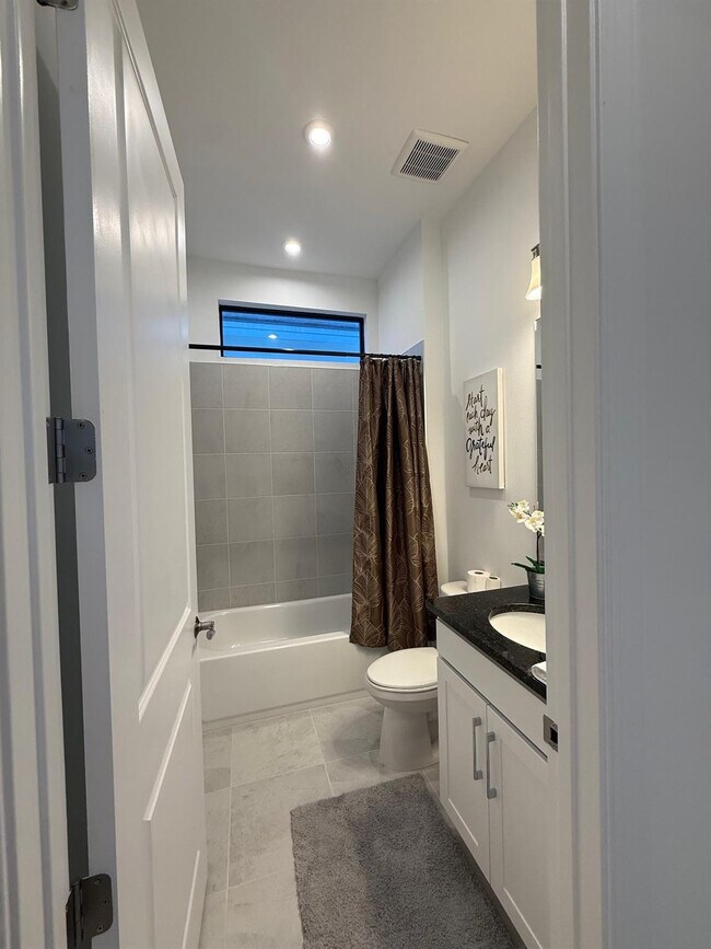 Building Photo - 187 SE Via Sangro