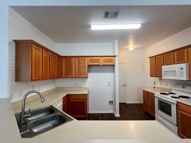 Building Photo - 128 Otono Loop