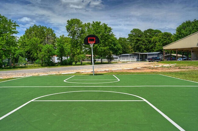 Building Photo - 9810 Arbor Oak