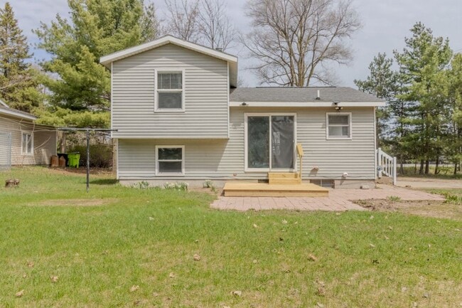 Building Photo - Bright & Updated 4-Bedroom Home Close to Everything