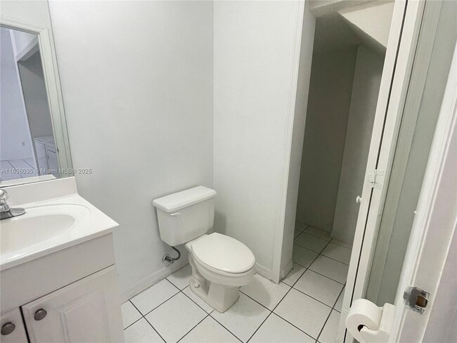 Building Photo - 15869 SW 70th Terrace