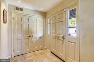 Building Photo - 317 S Union St