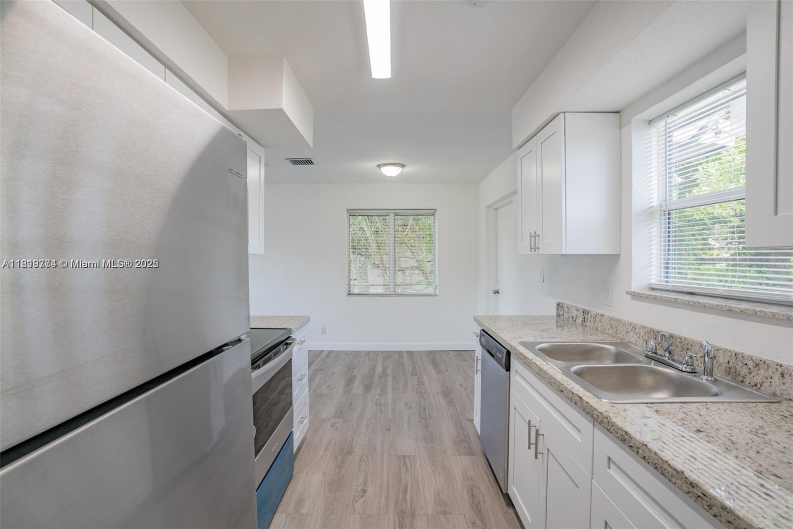 Building Photo - 650 SW 29th Ave
