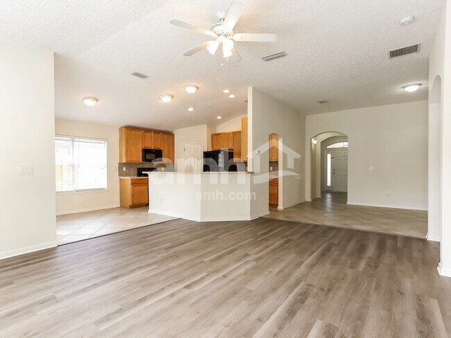 Building Photo - 96687 Commodore Point Dr