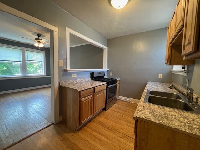 Building Photo - 5937 N Paulina,-3W