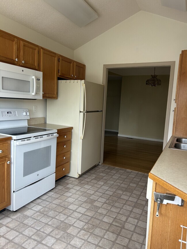 Building Photo - 140 Havenridge Cir