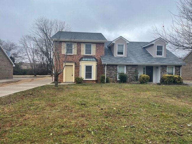 Building Photo - Fantastic Condo in established neighborhood