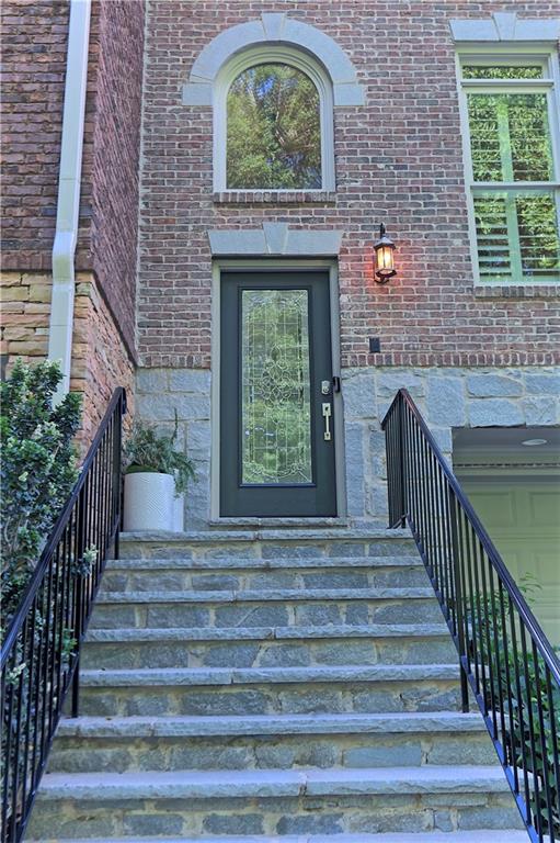 Building Photo - 5569 Julian Pl