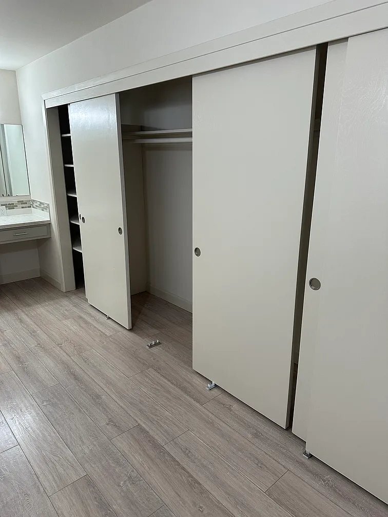 Building Photo - 1405 Oak Grove Ave